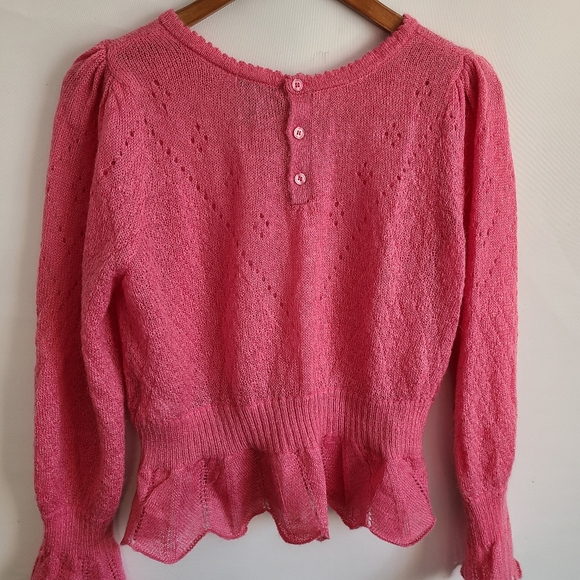 Scalloped Knit Sweater - Picture 4 of 10
